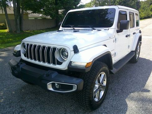Used 2024 Jeep Wrangler Unlimited Sahara w/ Technology Group AWD/4WD image 1