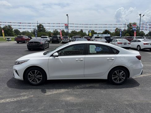Used 2022 Kia Forte LXS FWD image 7