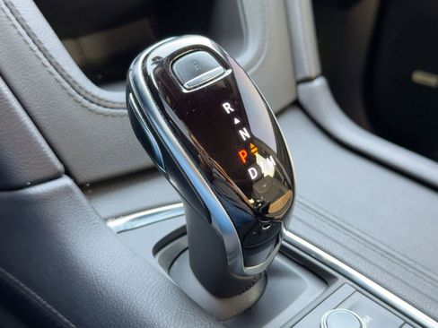 Certified 2022 Cadillac XT5 Premium Luxury w/ LPO, Floor Liner Package image 17