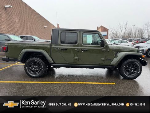 Used 2023 Jeep Gladiator Willys image 1