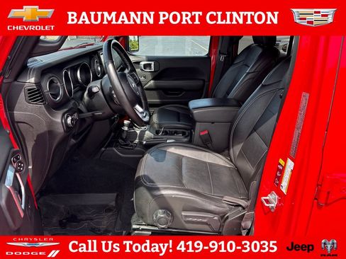 Used 2022 Jeep Wrangler Unlimited Sahara w/ LED Lighting Group AWD/4WD image 10