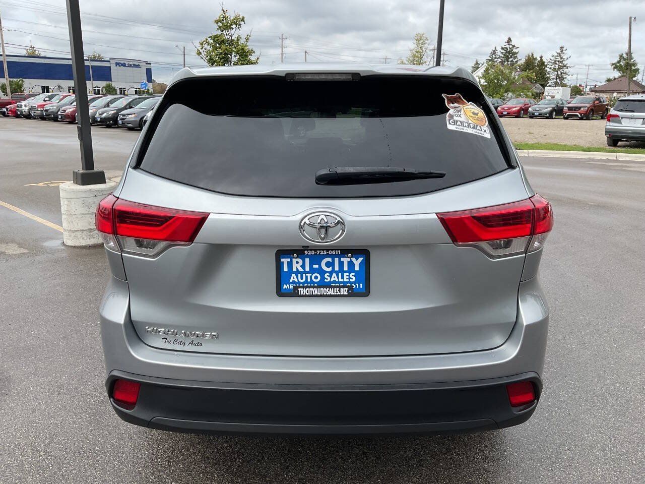 Used 2019 Toyota Highlander LE FWD image 6