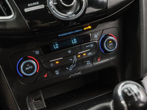 Used 2016 Ford Focus ST w/ Equipment Group 402A image 38