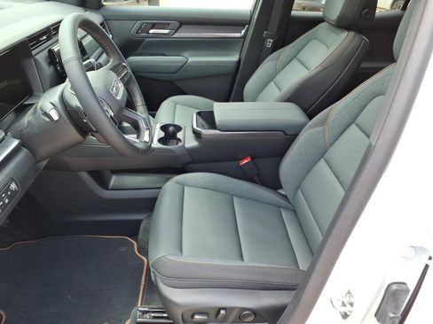 New 2026 GMC Terrain AT4 AWD/4WD image 15