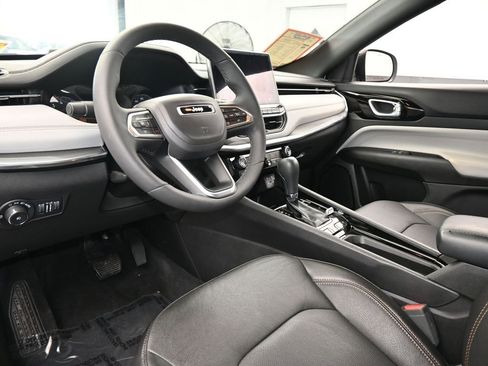 Used 2023 Jeep Compass Limited image 12