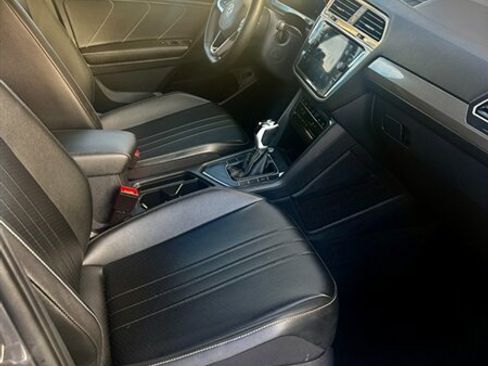Used 2024 Volkswagen Tiguan SE image 15