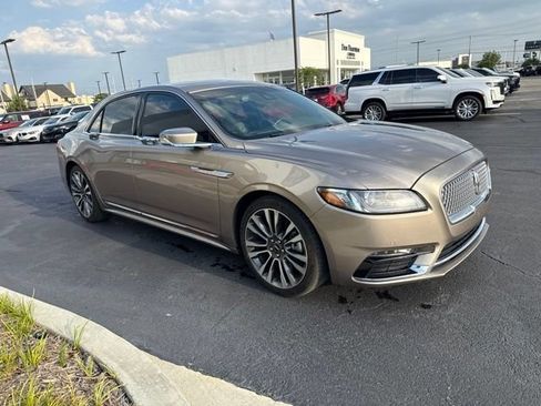 Used 2018 Lincoln Continental Select w/ Continental Climate Package FWD image 13