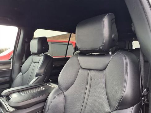 Used 2024 Jeep Wagoneer L Series II w/ Flexible Seating Group image 16