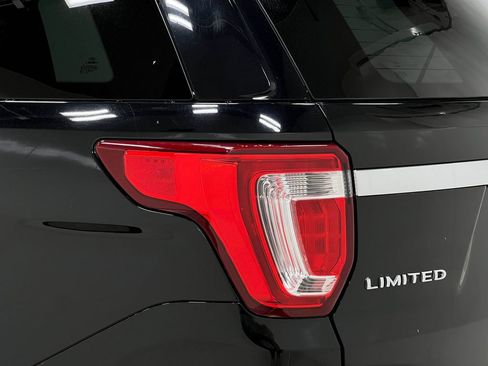 Used 2016 Ford Explorer Limited w/ Equipment Group 301A AWD/4WD image 38