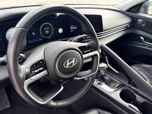 Used 2024 Hyundai Elantra Limited FWD image 10