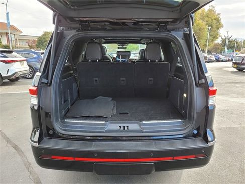 Used 2022 Lincoln Navigator L Reserve image 18