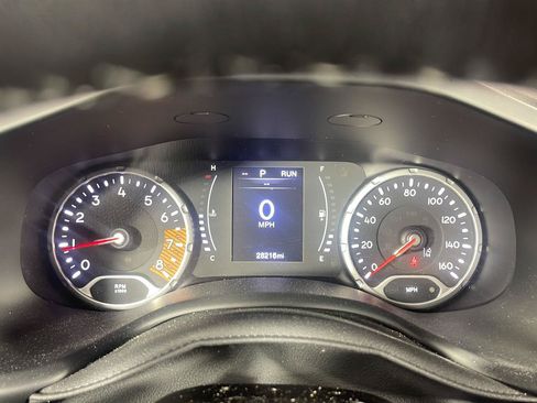 Used 2023 Jeep Renegade Latitude w/ Premium Group AWD/4WD image 23