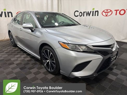 Used 2019 Toyota Camry SE w/ Convenience Package FWD image 1