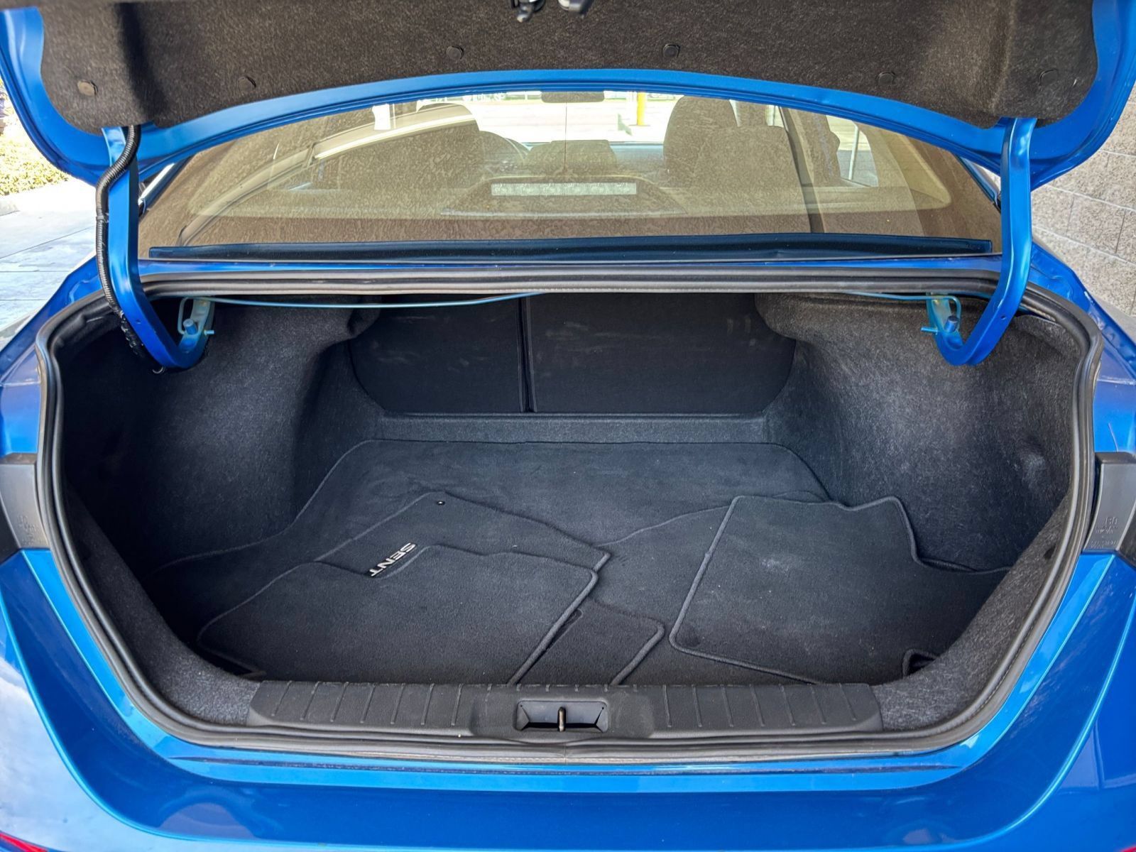 Used 2025 Nissan Sentra SV FWD image 29