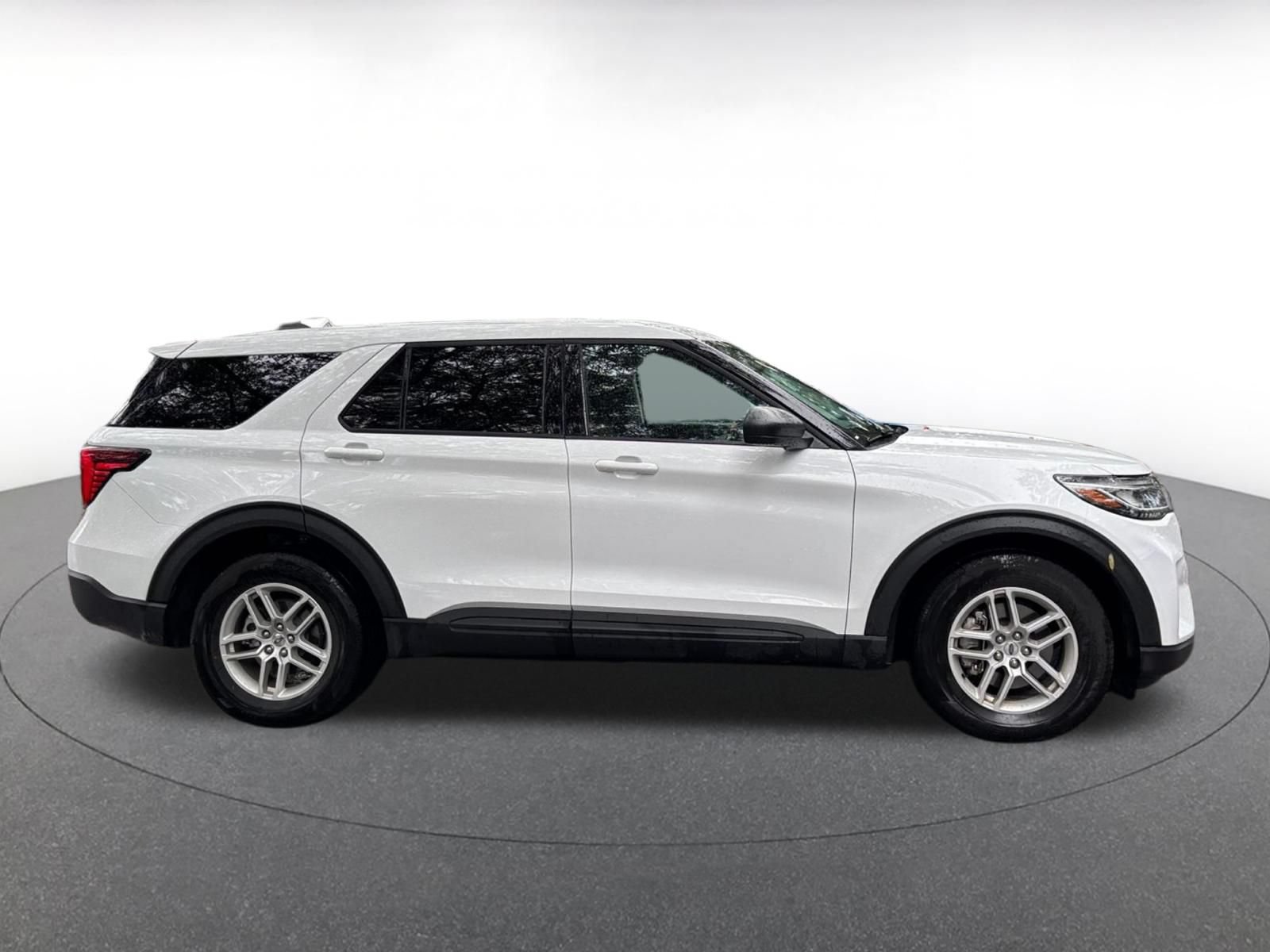 Used 2026 Ford Explorer Active RWD image 13