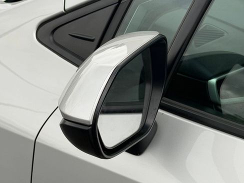 Used 2025 Toyota Corolla LE image 22