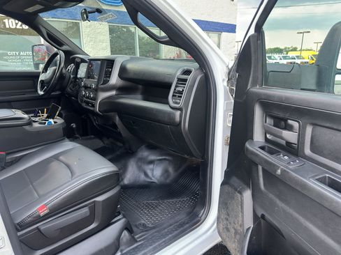 Used 2024 RAM 2500 Tradesman w/ Chrome Appearance Group AWD/4WD image 8