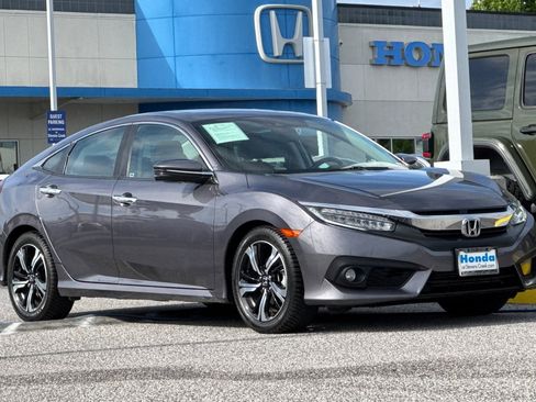 Used 2016 Honda Civic Touring image 6