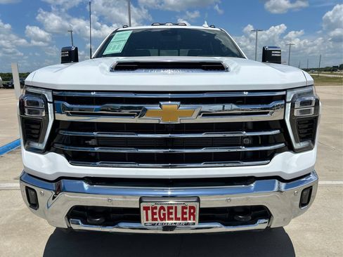 Used 2026 Chevrolet Silverado 3500 LTZ w/ LTZ Texas Edition AWD/4WD image 18