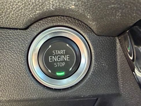 Used 2025 Chevrolet Traverse LT w/ Sun and Wheel Package FWD image 23