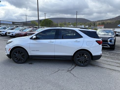 Used 2023 Chevrolet Equinox RS w/ RS Leather Package AWD/4WD image 3