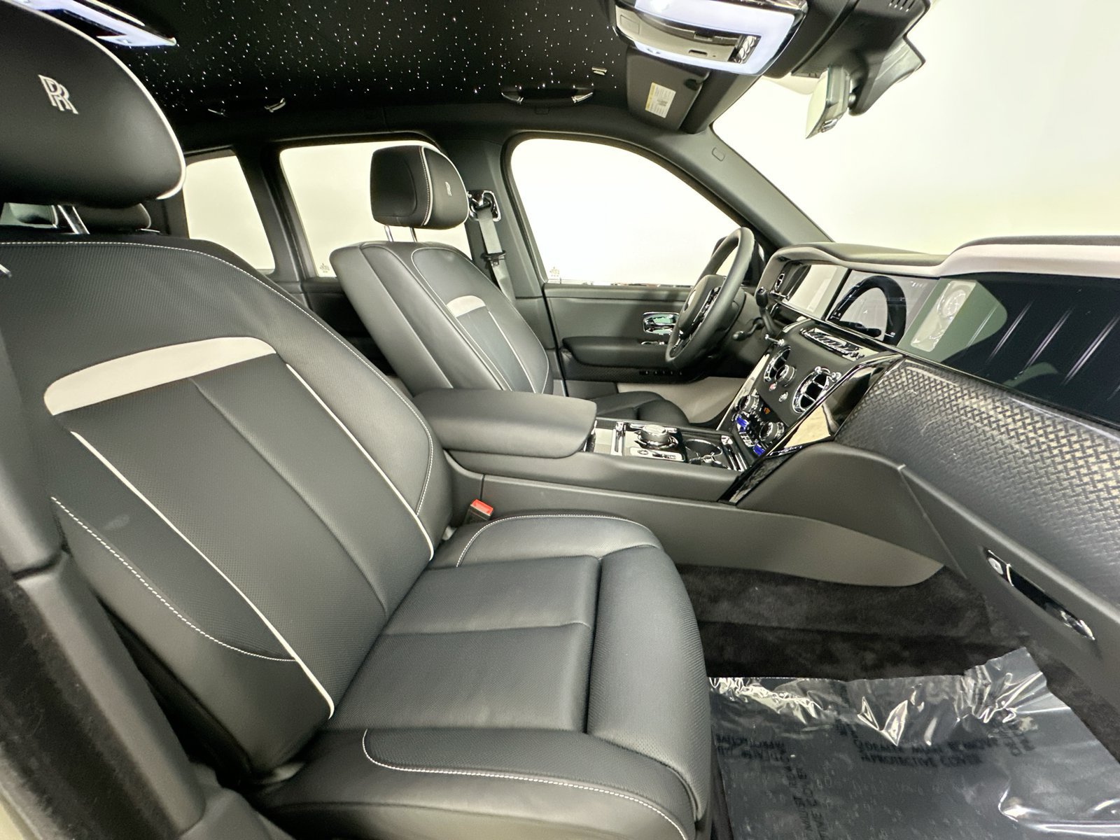 Used 2026 Rolls-Royce Cullinan Black Badge AWD/4WD image 47