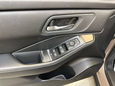 Certified 2024 Nissan Rogue SV image 22