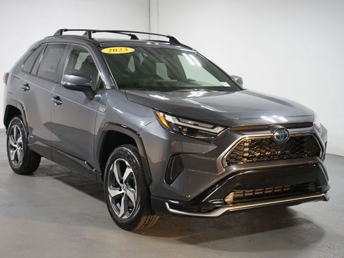 Used 2023 Toyota RAV4 SE w/ Weather & Moonroof Package image 3