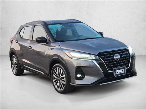 Used 2024 Nissan Kicks SR FWD image 3
