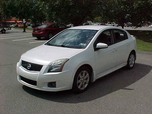 Used 2010 Nissan Sentra 2.0 SR FWD image 4