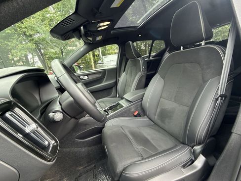 Used 2023 Volvo XC40 Recharge Plus AWD/4WD image 13