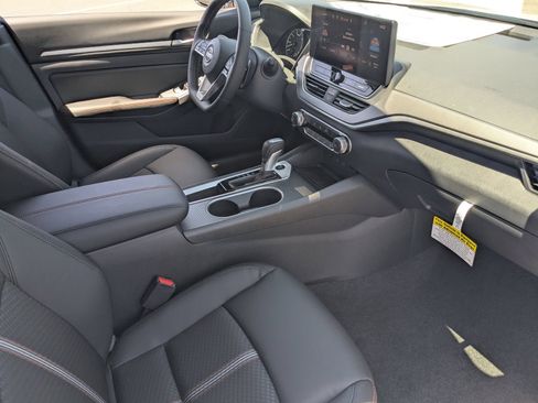 New 2026 Nissan Altima 2.5 SR FWD image 30