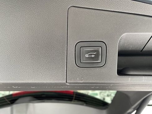 Used 2019 Cadillac XT5 Luxury w/ LPO, Radiant Package image 8