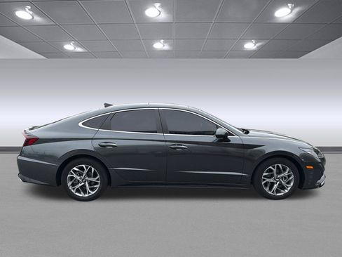 Certified 2023 Hyundai Sonata SEL w/ Convenience Package FWD image 4