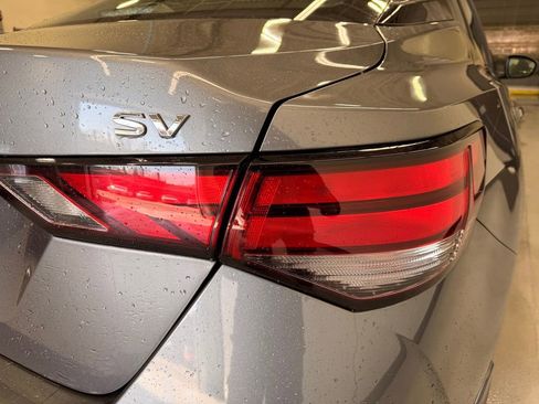 Used 2021 Nissan Sentra SV FWD image 6