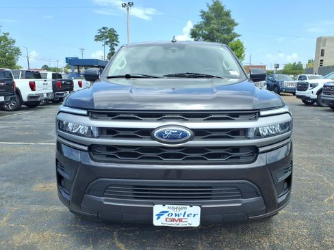 Used 2024 Ford Expedition XLT AWD/4WD image 2