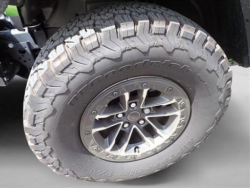 Used 2025 Jeep Wrangler Rubicon AWD/4WD image 8