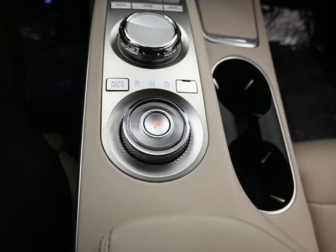 Used 2024 Genesis GV70 2.5T AWD/4WD image 12
