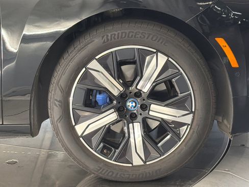 Used 2023 BMW iX xDrive50 w/ Premium Package AWD/4WD image 11