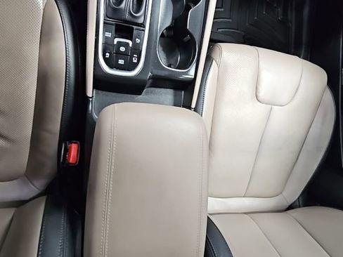 Used 2020 Hyundai Santa Fe Limited image 21