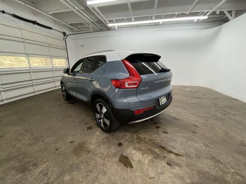 Used 2020 Volvo XC40 T5 Momentum w/ Protection Package Premier image 4