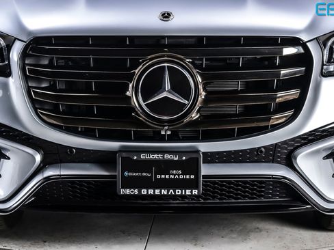 Used 2025 Mercedes-Benz GLS 450 4MATIC image 9