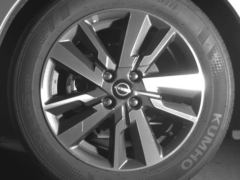 Used 2025 Nissan Versa SV image 12