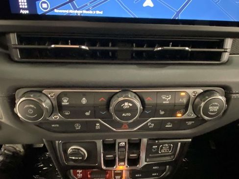 New 2026 Jeep Wrangler Unlimited Rubicon AWD/4WD image 24