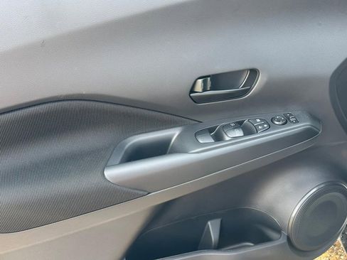 New 2025 Nissan Kicks Play S image 19