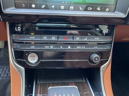 Used 2018 Jaguar XE Portfolio AWD/4WD image 28