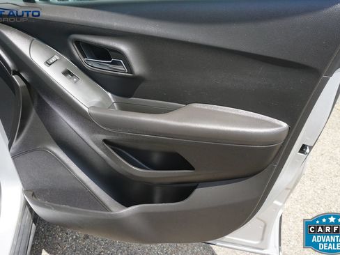 Used 2020 Chevrolet Trax LS w/ Tint and Cruise Package AWD/4WD image 22