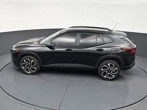 Used 2024 Chevrolet Trax RS FWD image 13