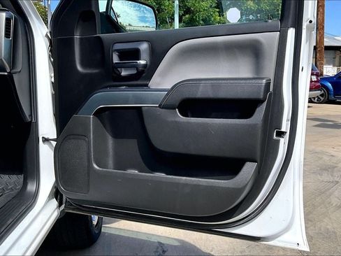 Used 2018 Chevrolet Silverado 1500 LT w/ LT Eassist Package AWD/4WD image 27