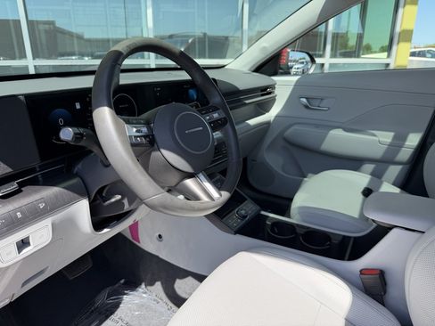 Used 2025 Hyundai Kona Limited FWD image 33